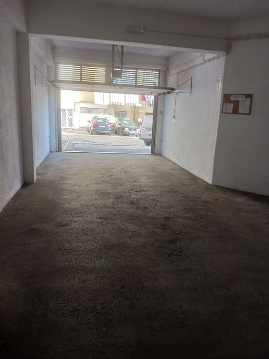 Garagem e arrecadação rinhoa bons acessos