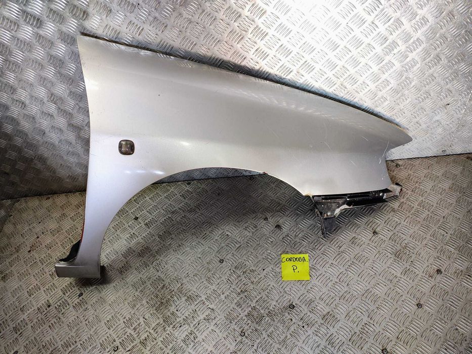 błotnik prawy cordoba lift