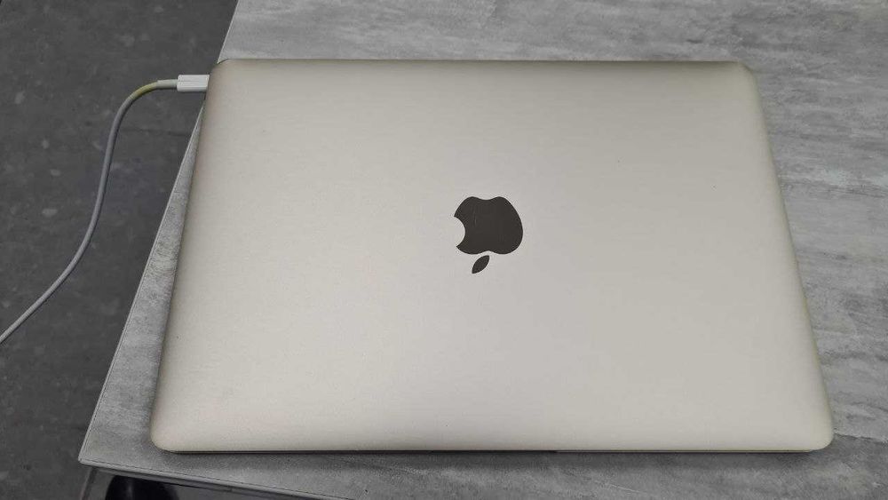 Продам Apple macbook 12 A1534