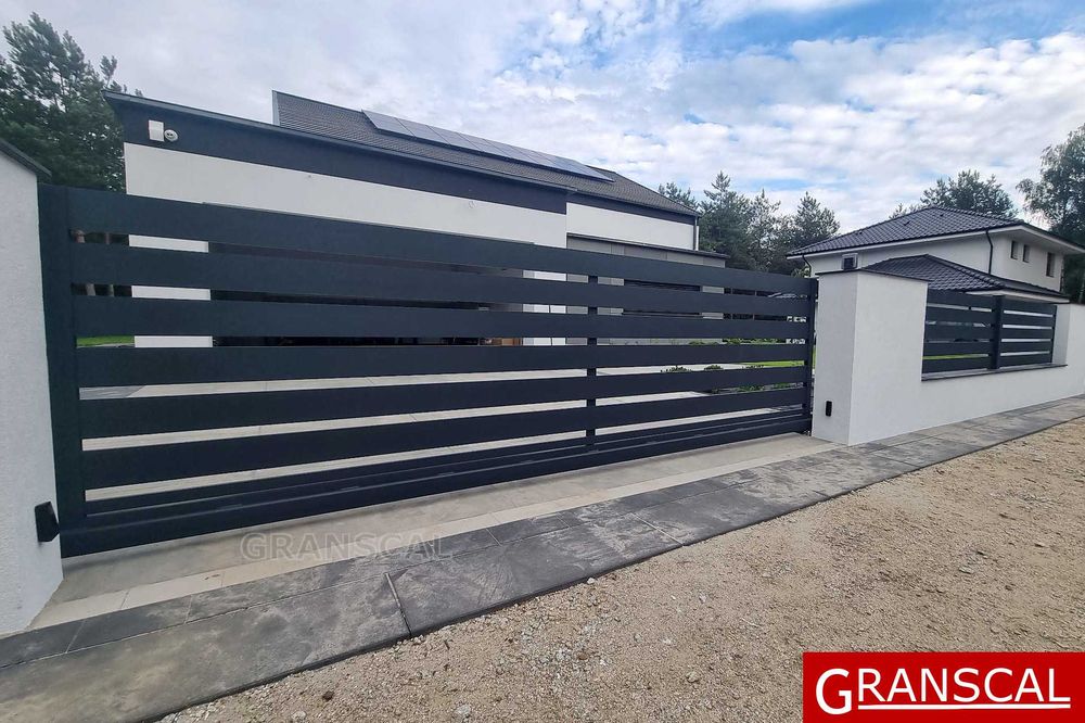 Brama przesuwna samonośna aluminiowa nowoczesna panelowa Poznań