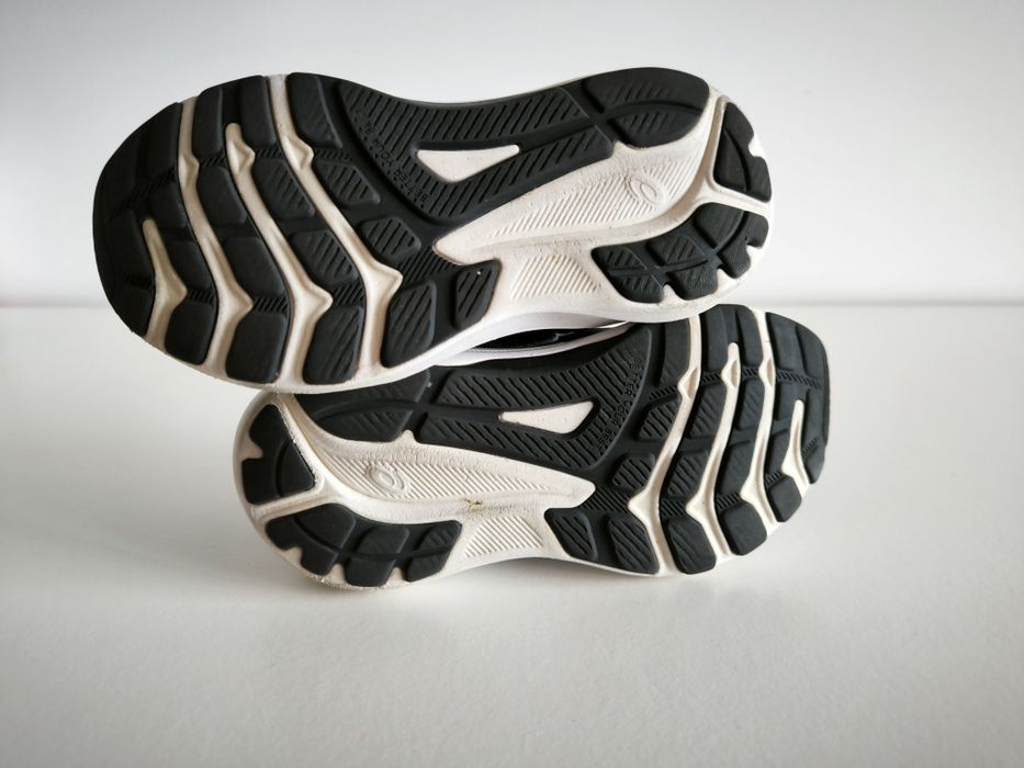 Asics de menino tamanho:28,5