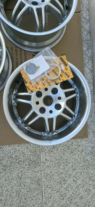 Jantes Momo Racer 4×108 de 15" Novas