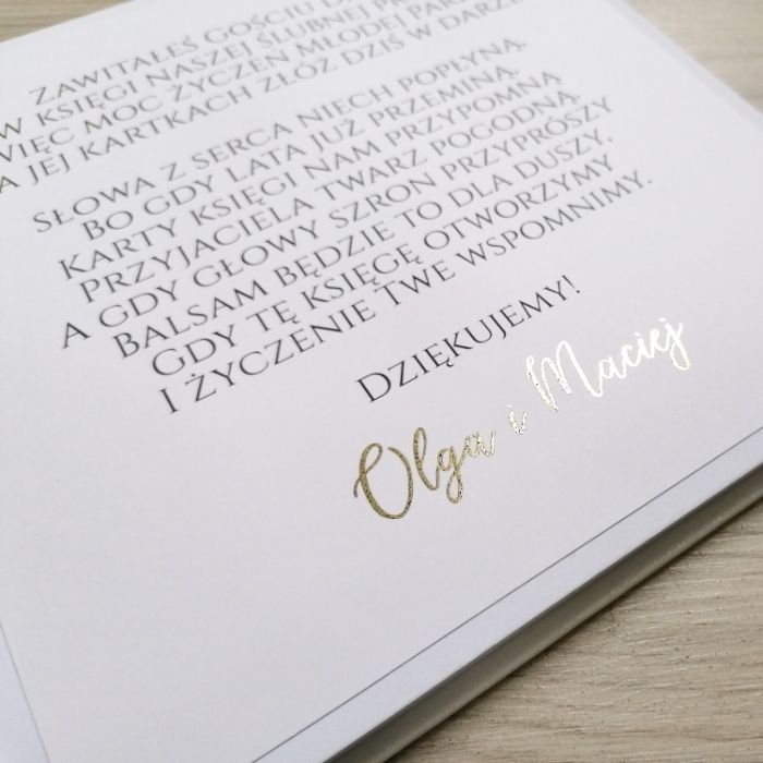 Księga gości z pozłacanymi napisami GLAMOUR