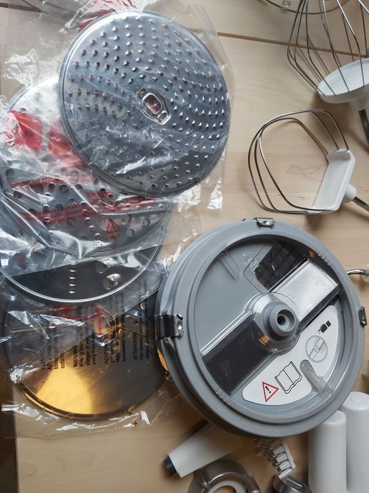 Robot kuchenny Bosch MUM + maszynka, blender i akcesoria