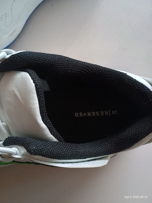 Kolorowe buty sneakersy Reserved 34