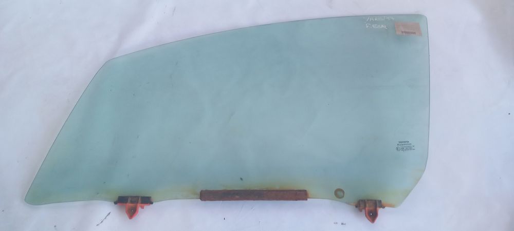 Vidro porta frente esquerda TOYOTA Yaris (_P15_)