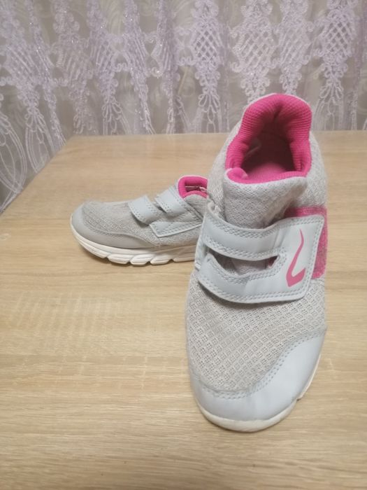 Продам детскую обувь.