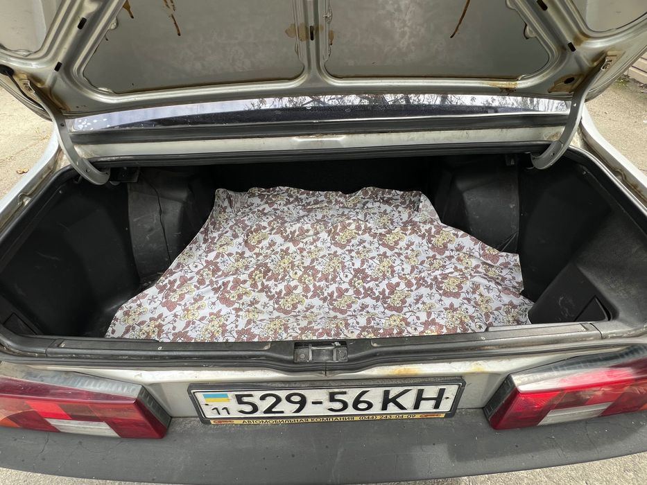 Автомобіль ваз 21099