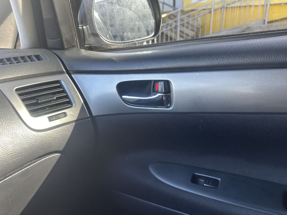 Продам тойота авесис версо