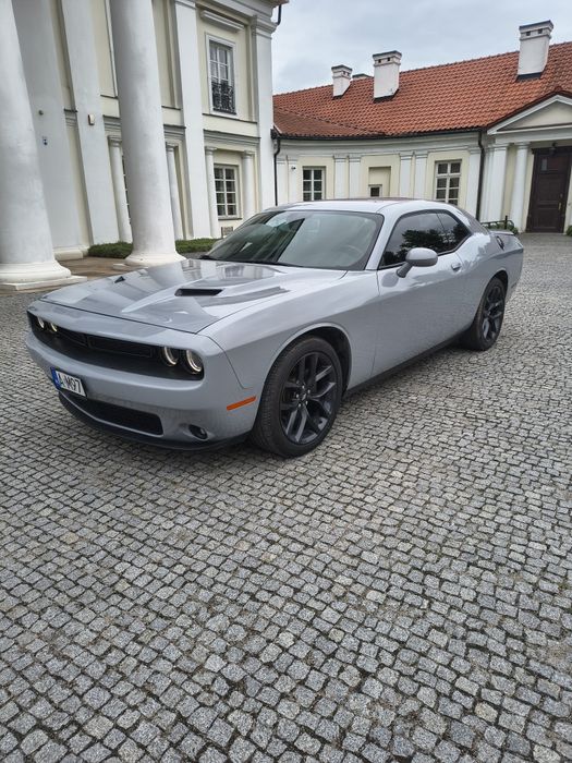 Piękny Dodge Challenger