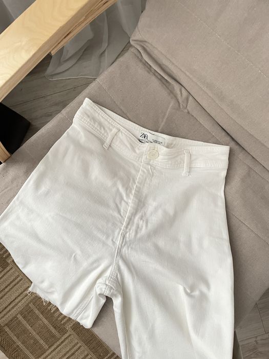 Джинси білі кюлоти від Zara