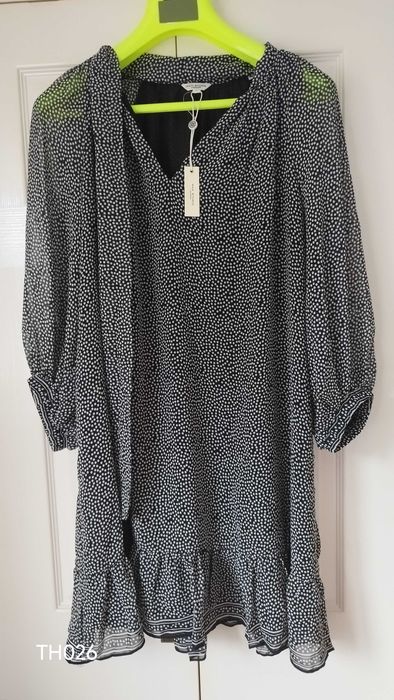 Elegancka sukienka rozmiar L nowa z metką TH032