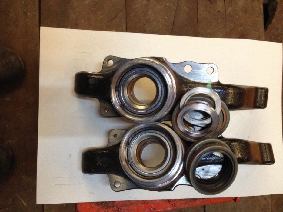 Поворотные кулаки Нива с подшипником ивеко: 4 400 грн. - Підшипники ...