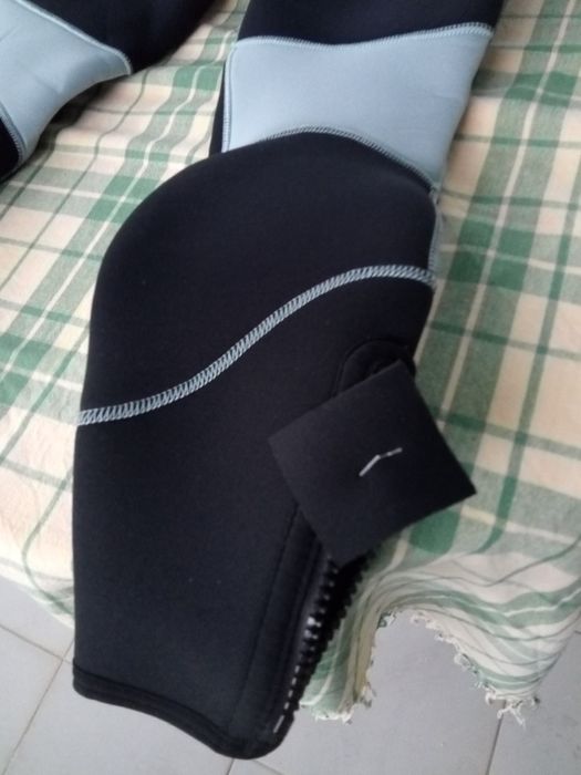 Fato de mergulho/surf 100% novo