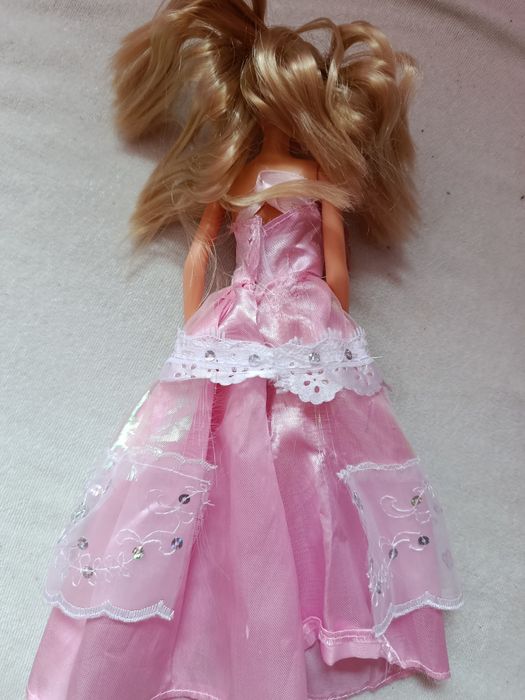 Lalka w sukni balowej