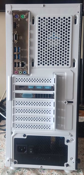 Komputer Ramrez Mini V3 Ryzen 5  , 16GB ram, Windows 11