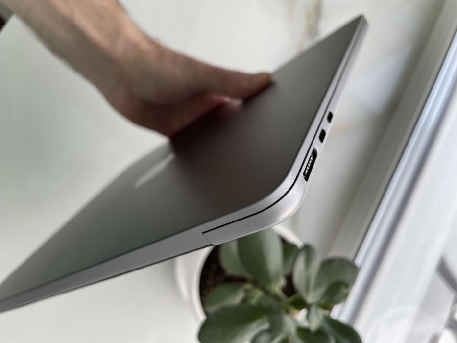 Apple MacBook Air M2 Space Gray (MLXW3LL/A)