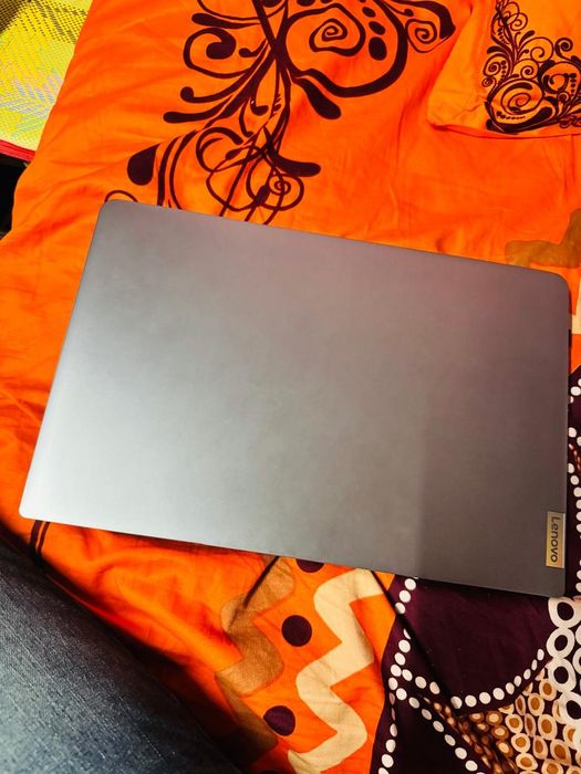 LENOVO IdeaPad 3 15ALC6 (15.6'' - AMD Ryzen 7 5700U - RAM: 8 GB - 512