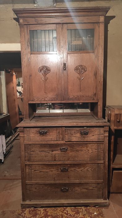 Продам антикварный комод в отличном состоянии.