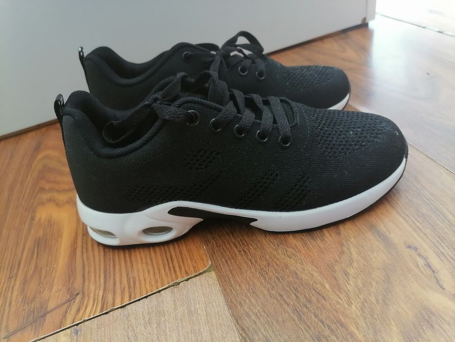 Buty sportowe damskie