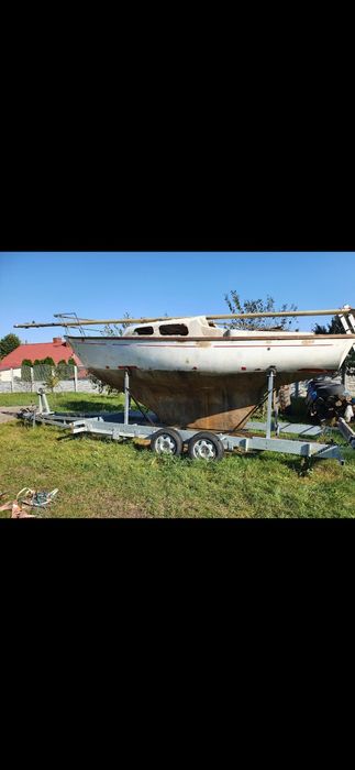 Jacht żaglowy Hurley 22 do remontu