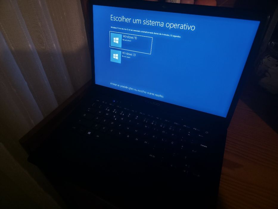 Selling 3 Laptops468896511615969284
