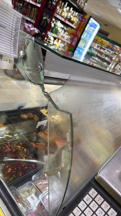 Холодильник вітрина