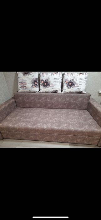 Мяхкий уголок та диван