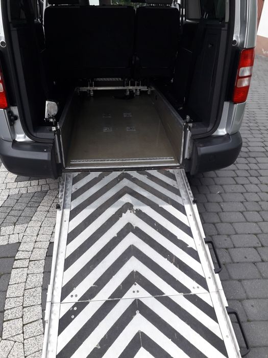 Taxi senior przewóz osób niepełnosprawnych transport 7osobowy VIP