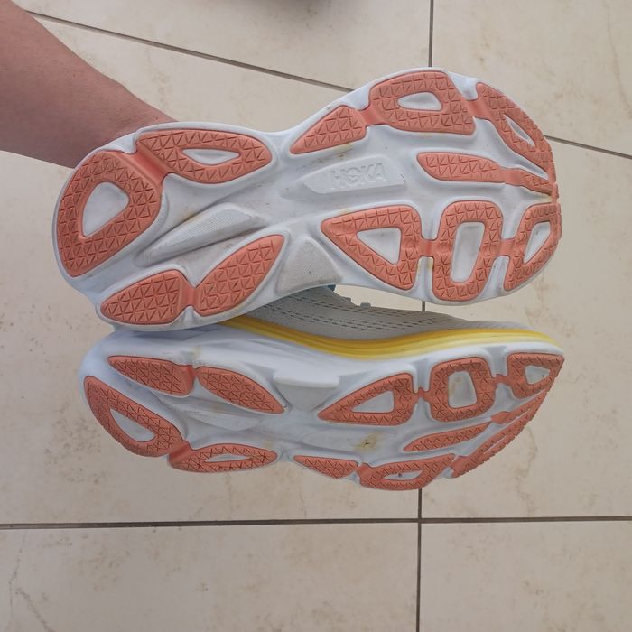Buty HOKA do biegania jak nowe 41/26 cm/ salon 599 zł