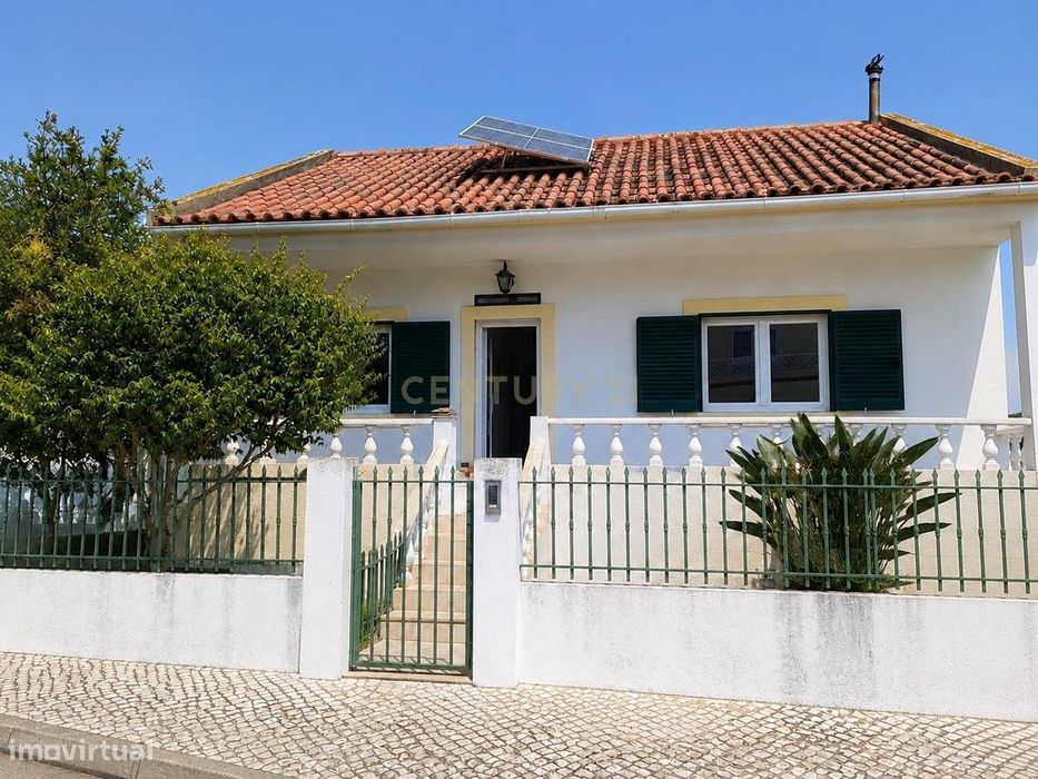 Moradia isolada  T2+2 no centro da Quinta do conde - Excelente oportun