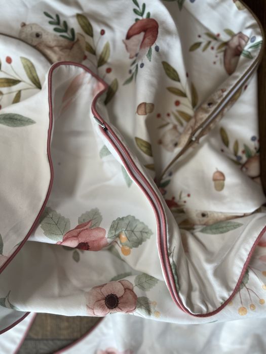 Dwie poszewki do poduszki do karmienia rogala Cuddle Dreams nowe