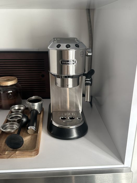 Кавоварка De’Longhi Dedica