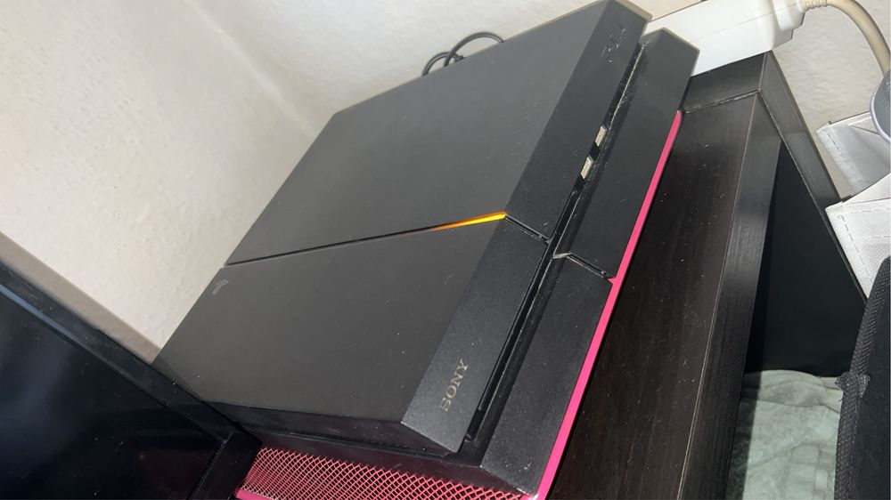 Playstation 4 + comando