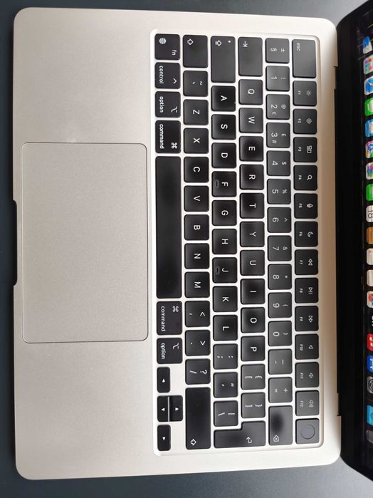 MacBook Air M2 2022 8GB 256GB | Ecrã danificado | Funciona 100%