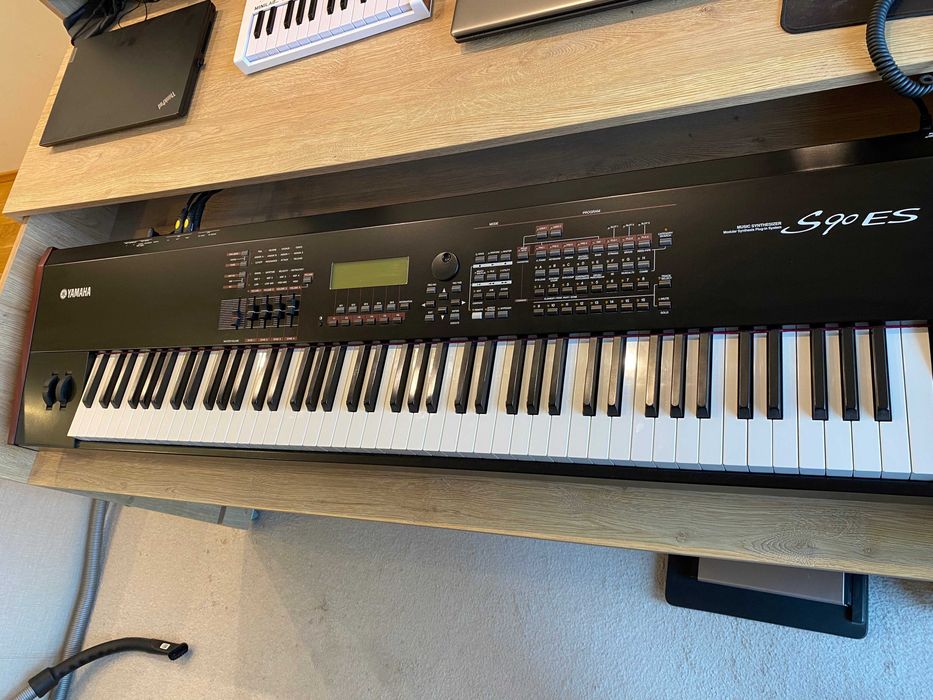 Sprzedam Yamaha S90ES