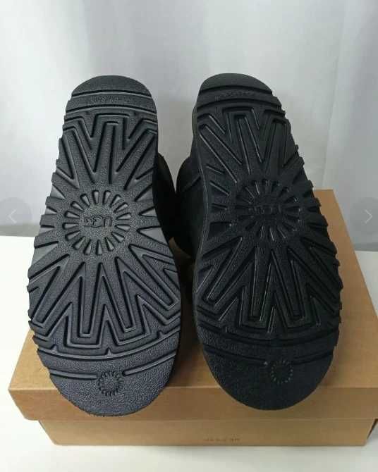 UGG Mini / Czarny 39