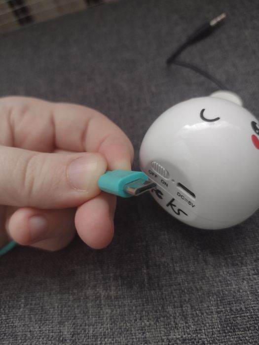 Mały głośnik w kształcie króliczka