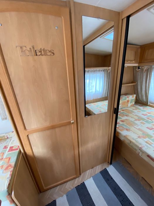 Продаємо улюблений сімейний причеп кемпінг Burstner