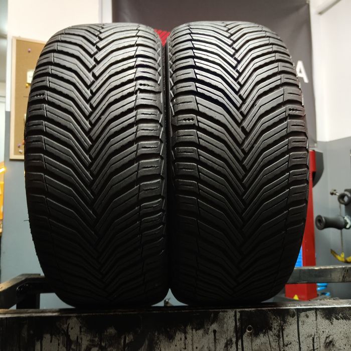 225/45/17 Sprzedam parę opon całorocznych Michelin