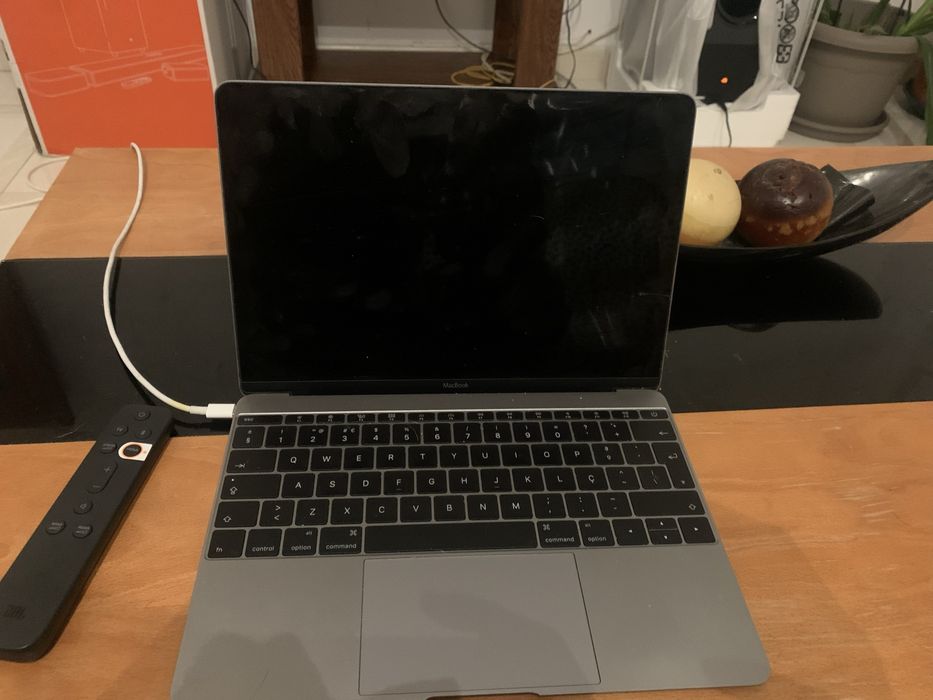 Vendo Macbook  ano 2016  12 polegadas