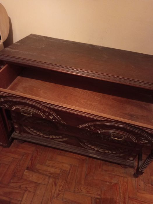 Cómoda de Madeira Antiga