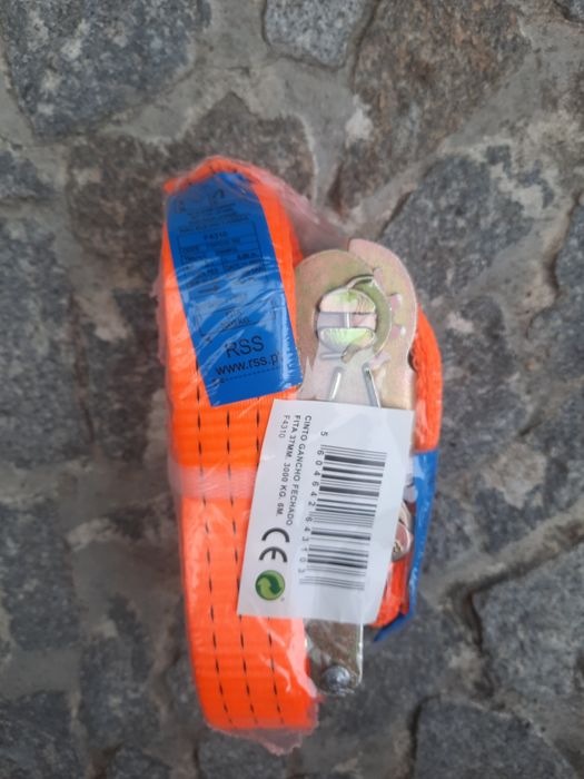 Cintas com roquetes invertidos. De aperto para baixo. 5 ton - 9m.