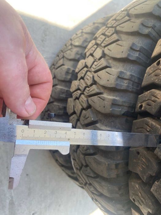 Три болотяні шини LT 245/75 R16