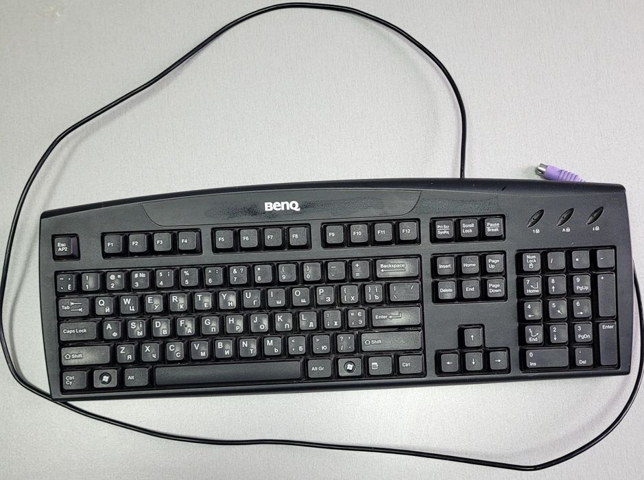 Продам клавиатуру