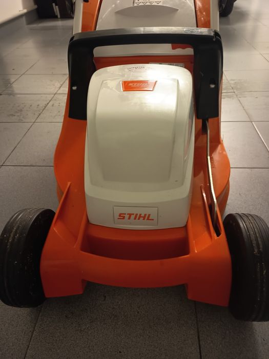 Máquina de cortar a relva - STIHL RME 443