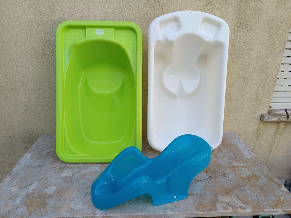 Vendo duas banheiras e cadeira de banho