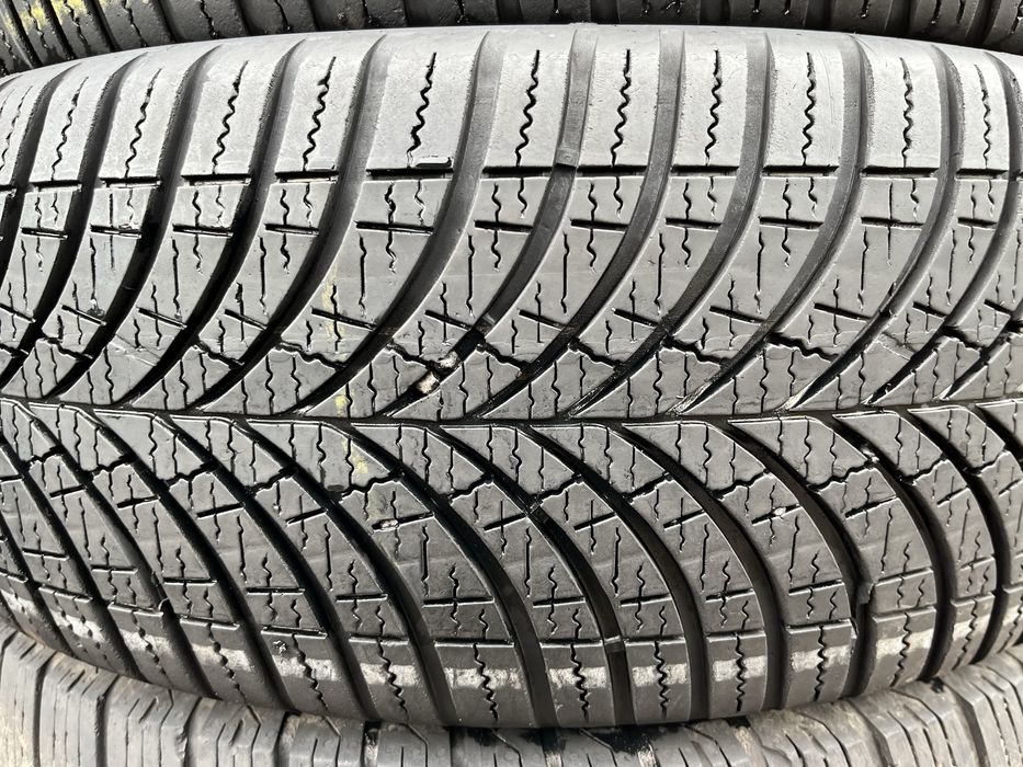 215/60/R17 GoodYear Vector4season