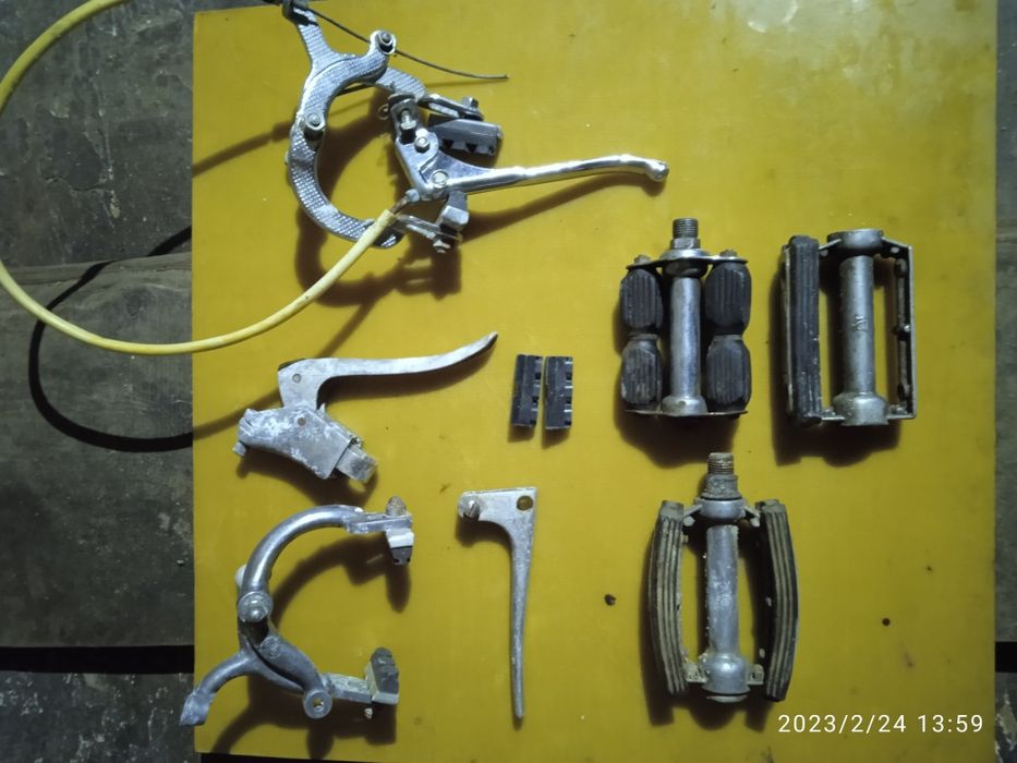 Продам запчастини до велосипедів