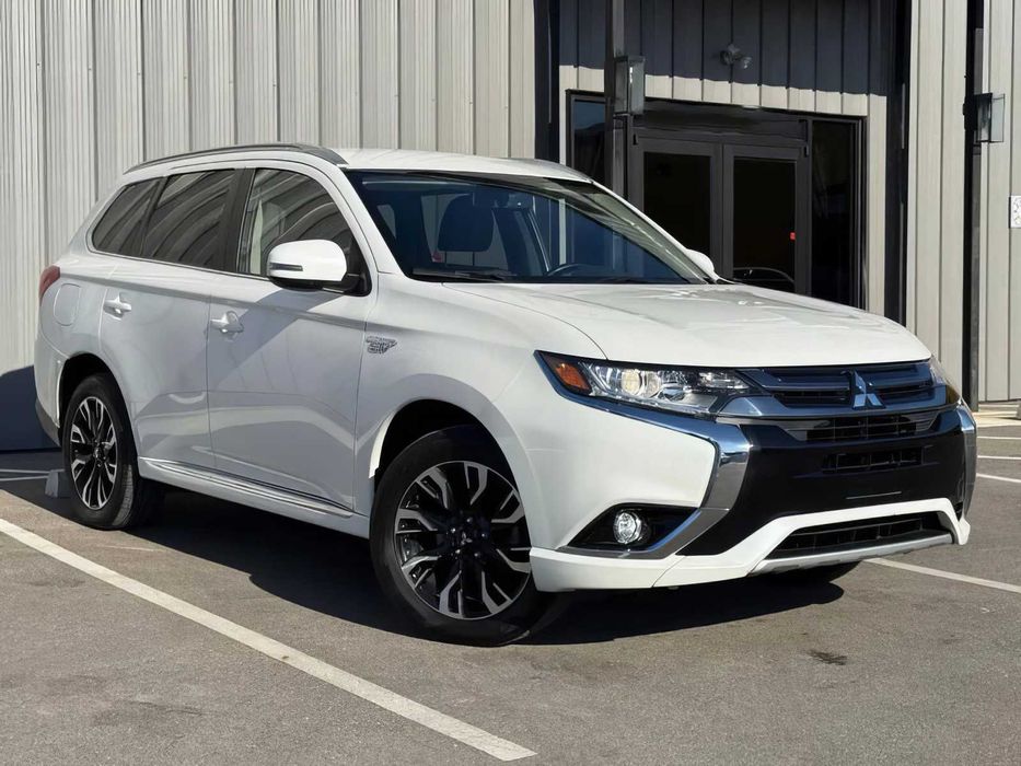 Mitsubishi Outlander PHEV      2018